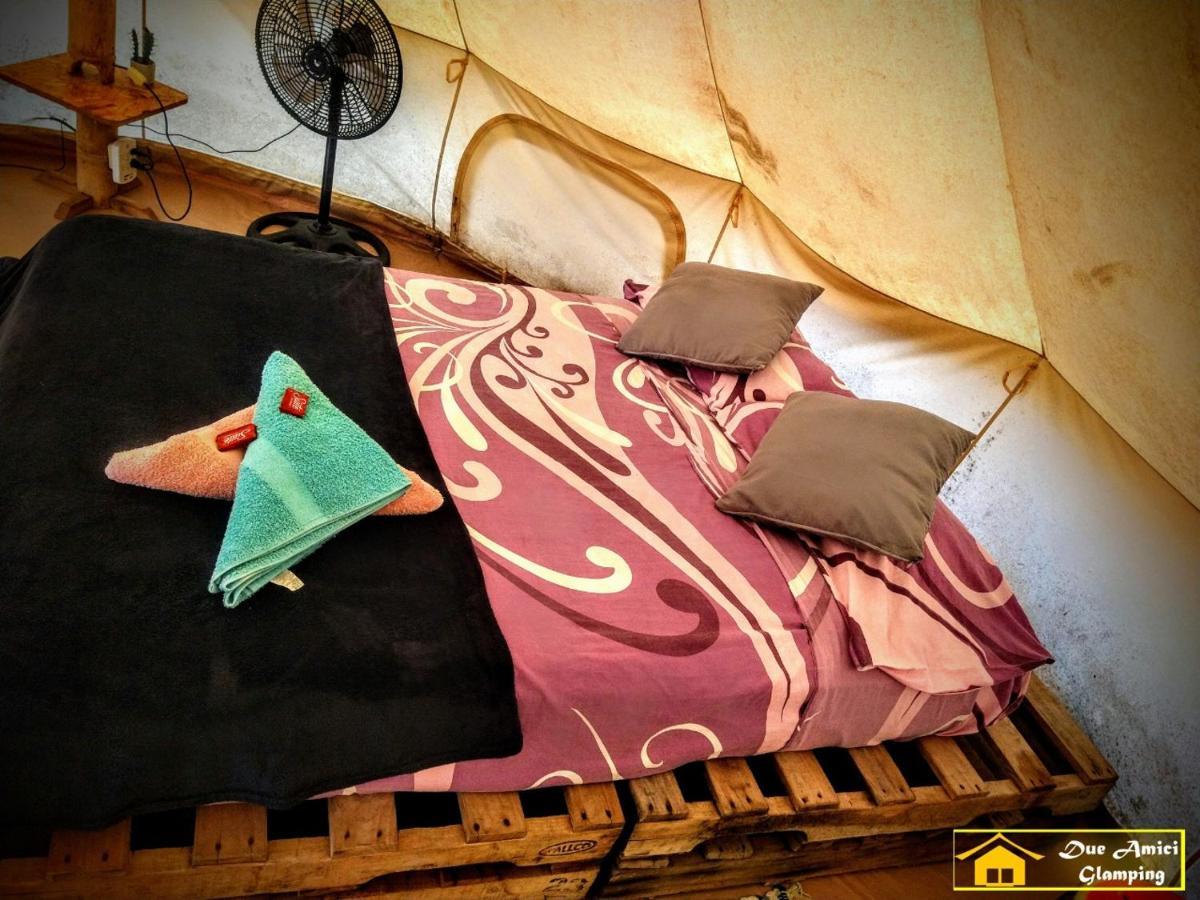 Glamping Due Amici Hotel Palomino Exterior photo